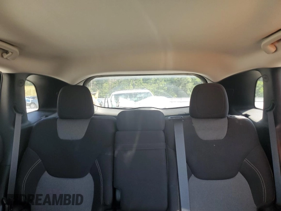 2018 Jeep Cherokee Latitude Tech Connect z VIN 1C4PJLCB8JD544024, wystawiony jako Copart lot #56214525 z przebiegiem 84 302 mil mil oraz Szkoda całkowita • Salvage title. Historia ofert i sprzedaży dostępna na DreamBid. Obrazek 10.