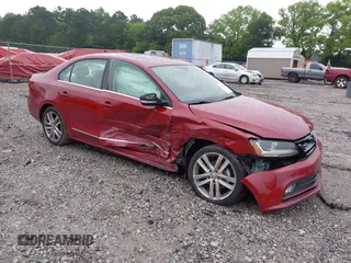 2017 Volkswagen Jetta SEL z VIN 3VWL17AJ6HM313957, wystawiony jako IAAI lot #42365170 z przebiegiem 102 155 mil mil oraz . Historia ofert i sprzedaży dostępna na DreamBid. Obrazek 1.