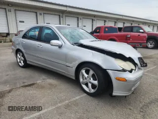 2004 Mercedes-Benz C 230 Kompressor with VIN WDBRF40J94A644777, listed as a Copart auction lot 61159255 with 152,641 mi miles and Salvage title. Bid and sale history available at DreamBid. Image 4.