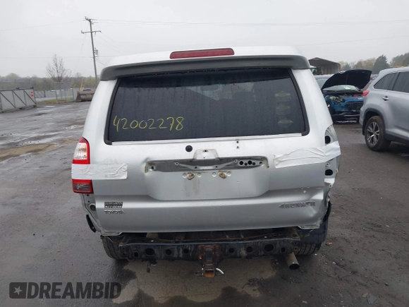 2006 Toyota 4Runner SR5 z VIN JTEBU14R468060851, wystawiony jako IAAI lot #42002278 z przebiegiem 234 343 mil mil oraz . Historia ofert i sprzedaży dostępna na DreamBid. Obrazek 16.