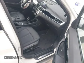 2022 BMW X1 xDrive28i z VIN WBXJG9C0XN5U89973, wystawiony jako IAAI lot #41508343 z przebiegiem 67 424 mil mil oraz . Historia ofert i sprzedaży dostępna na DreamBid. Obrazek 5.