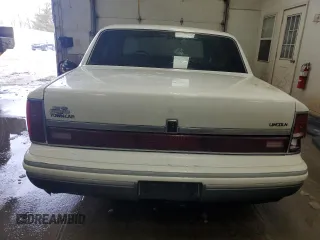 1994 Lincoln Town Car Signature z VIN 1LNLM82W9RY687636, wystawiony jako Copart lot #43805135 z przebiegiem Nie podano mil oraz Szkoda całkowita • Salvage title. Historia ofert i sprzedaży dostępna na DreamBid. Obrazek 6.
