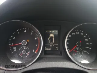 2013 Volkswagen Golf w/Conv & Sunroof с VIN WVWDB7AJ8DW045668, выставлен на аукционе Copart как лот 58991605 с пробегом 202 477 миль миль и Списание • Salvage title. История ставок и продаж доступна на DreamBid. Изображение 9.