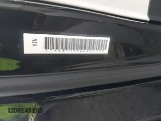 2019 Bentley Bentayga V8 z VIN SJAAM2ZVXKC025218, wystawiony jako IAAI lot #41741586 z przebiegiem 52 457 mil mil oraz . Historia ofert i sprzedaży dostępna na DreamBid. Obrazek 9.