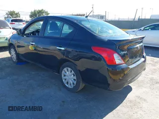 2017 Nissan Versa S Plus z VIN 3N1CN7AP1HL883983, wystawiony jako IAAI lot #42797132 z przebiegiem 179 584 mil mil oraz . Historia ofert i sprzedaży dostępna na DreamBid. Obrazek 3.