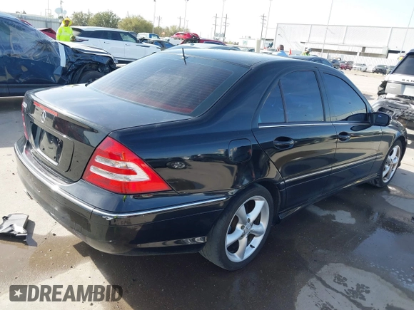 2006 Mercedes-Benz C Sport with VIN WDBRF52H46E021580, listed as a IAAI auction lot 41843935 with 78,991 mi miles. Bid and sale history available at carsss.com. Image 4.