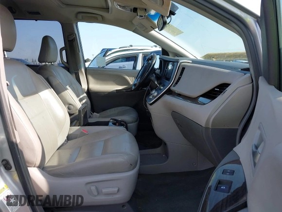 2017 Toyota Sienna XLE Auto Access Seat with VIN 5TDYZ3DC5HS831596, listed as a IAAI auction lot 42146953 with 181,807 mi miles. Bid and sale history available at carsss.com. Image 5.