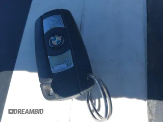 2006 BMW 3 Series 325i с VIN WBAVB13576KX51510, выставлен на аукционе IAAI как лот 42768678 с пробегом 236 318 миль миль и . История ставок и продаж доступна на DreamBid. Изображение 11.