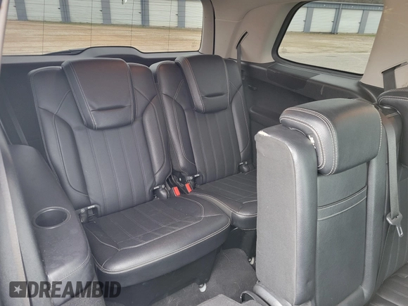 2015 Mercedes-Benz GL-Class GL 450 with VIN 4JGDF6EE2FA517080, listed as a IAAI auction lot 41640032 with 136,625 mi miles. Bid and sale history available at carsss.com. Image 8.