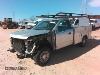 2018 Ford F-250 XL z VIN 1FDBF2A68JEB72900, wystawiony jako Copart lot #86102314 z przebiegiem Nie podano mil oraz Szkoda całkowita • Salvage title. Historia ofert i sprzedaży dostępna na DreamBid. Obrazek 1.