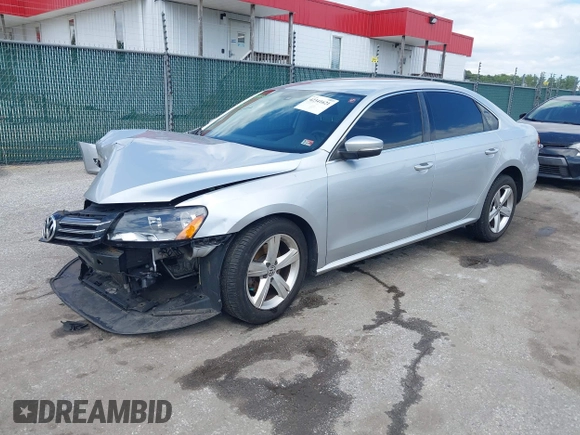 2013 Volkswagen Passat SE z VIN 1VWBP7A38DC123553, wystawiony jako IAAI lot #42341621 z przebiegiem 178 504 mil mil oraz . Historia ofert i sprzedaży dostępna na DreamBid. Obrazek 20.