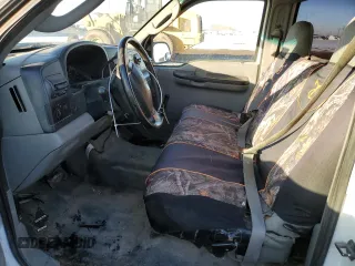 2005 Ford Super Duty F-250 XL with VIN 1FTSW20505EB32152, listed as a Copart auction lot 41635435 with 176,471 mi miles and Salvage Title. Bid and sale history available at carsss.com. Image 7.
