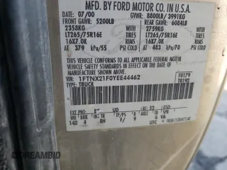 2000 Ford F-250 XL z VIN 1FTNX21F0YEE44462, wystawiony jako Copart lot #78092144 z przebiegiem 286 852 mil mil oraz Szkoda całkowita • Salvage title. Historia ofert i sprzedaży dostępna na DreamBid. Obrazek 12.