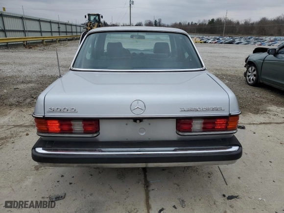 1983 Mercedes-Benz 300 Series 300D-T with VIN WDBAB33A6DB021786, listed as a Copart auction lot 48110185 with 152,934 mi miles and Non Repairable. Bid and sale history available at carsss.com. Image 6.