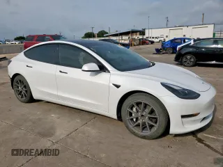 2021 Tesla Model 3 Standard Range Plus z VIN 5YJ3E1EAXMF016770, wystawiony jako Copart lot #55045515 z przebiegiem 38 585 mil mil oraz Szkoda całkowita • Salvage title. Historia ofert i sprzedaży dostępna na DreamBid. Obrazek 4.
