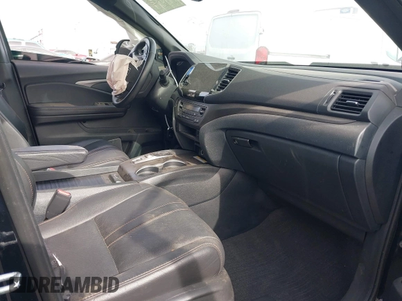 2023 Honda Passport TrailSport with VIN 5FNYF8H63PB033062, listed as a IAAI auction lot 41399396 with 17,829 mi miles and . Bid and sale history available at carsss.com. Image 5.