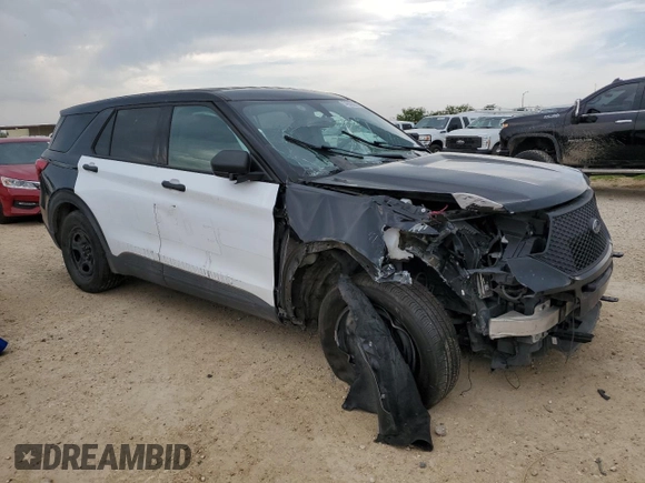 2022 Ford Police Interceptor Utility z VIN 1FM5K8AB1NGC24306, wystawiony jako Copart lot #54846355 z przebiegiem Nie podano mil oraz Szkody całkowita. Historia ofert i sprzedaży dostępna na DreamBid. Obrazek 4.