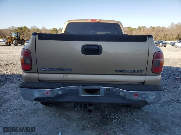 2000 Chevrolet Silverado 1500 LS with VIN 2GCEK19T2Y1200915, listed as a Copart auction lot 46069125 with 330,131 mi miles and Salvage Title. Bid and sale history available at carsss.com. Image 6.