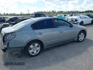 2007 Nissan Altima 2.5 S with VIN 1N4AL21E27C174572, listed as a IAAI auction lot 41561396 with 148,497 mi miles. Bid and sale history available at carsss.com. Image 4.