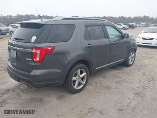 2019 Ford Explorer XLT with VIN 1FM5K7DH1KGB01563, listed as a IAAI auction lot 41548017 with 95,379 mi miles. Bid and sale history available at carsss.com. Image 4.