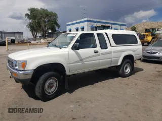 1990 Toyota Pickup z VIN JT4RN13PXL6015565, wystawiony jako Copart lot #60724995 z przebiegiem 192 732 mil mil oraz Czysty tytuł • Clean title. Historia ofert i sprzedaży dostępna na DreamBid. Obrazek 1.