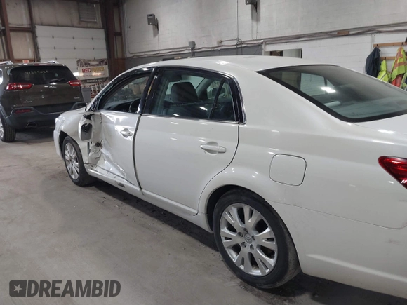 2008 Toyota Avalon XL with VIN 4T1BK36B58U299224, listed as a IAAI auction lot 41895152 with 97,971 mi miles. Bid and sale history available at carsss.com. Image 14.