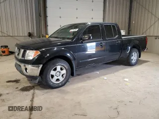 2008 Nissan Frontier LE z VIN 1N6AD09W88C404588, wystawiony jako Copart lot #53791295 z przebiegiem 155 708 mil mil oraz Czysty tytuł • Clean title. Historia ofert i sprzedaży dostępna na DreamBid. Obrazek 1.