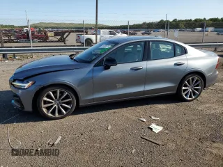 2021 Volvo S60 Momentum with VIN 7JR102TZ0MG119370, listed as a Copart auction lot 61006973 with 19,829 mi miles. Bid and sale history available at carsss.com. Image 1.