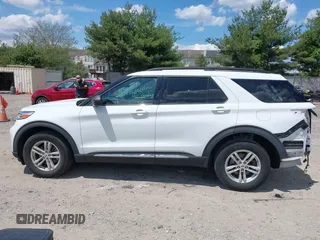2021 Ford Explorer XLT z VIN 1FMSK8DH5MGA54632, wystawiony jako IAAI lot #42229993 z przebiegiem 34 304 mil mil oraz . Historia ofert i sprzedaży dostępna na DreamBid. Obrazek 14.