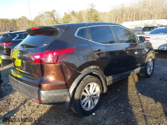 2017 Nissan Rogue Sport SV with VIN JN1BJ1CP4HW009249, listed as a IAAI auction lot 41448088 with 123,546 mi miles. Bid and sale history available at carsss.com. Image 4.