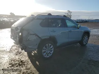 2022 Toyota RAV4 XLE Premium with VIN 2T3C1RFV9NW238367, listed as a Copart auction lot 45426375 with 35,213 mi miles and Salvage Title. Bid and sale history available at carsss.com. Image 3.