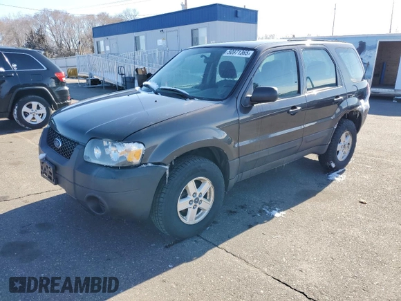 2007 Ford Escape XLS z VIN 1FMYU02Z77KA52643, wystawiony jako Copart lot #50971365 z przebiegiem 183 604 mil mil oraz Szkoda całkowita • Salvage title. Historia ofert i sprzedaży dostępna na DreamBid. Obrazek 1.