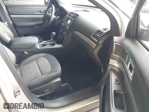 2018 Ford Explorer XLT с VIN 1FM5K7D83JGC26840, выставлен на аукционе IAAI как лот 42248170 с пробегом 128 599 миль миль и . История ставок и продаж доступна на DreamBid. Изображение 5.
