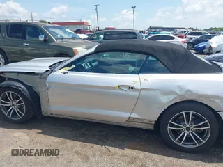 2017 Ford Mustang EcoBoost Premium z VIN 1FATP8UH6H5279739, wystawiony jako IAAI lot #42647755 z przebiegiem 91 724 mil mil oraz . Historia ofert i sprzedaży dostępna na DreamBid. Obrazek 14.