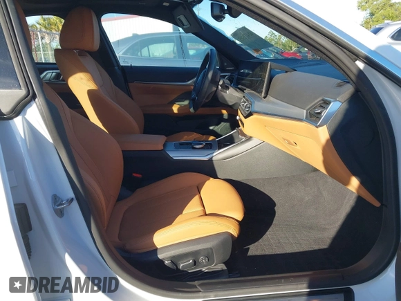 2024 BMW i4 eDrive35 z VIN WBY43AW04RFT05287, wystawiony jako IAAI lot #41427545 z przebiegiem 6 347 mil mil oraz . Historia ofert i sprzedaży dostępna na DreamBid. Obrazek 5.
