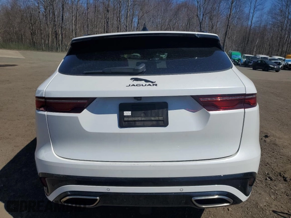2024 Jaguar F-Pace R-Dynamic S z VIN SADCT2FU0RA726107, wystawiony jako Copart lot #51756455 z przebiegiem 40 888 mil mil oraz Szkoda całkowita • Salvage title. Historia ofert i sprzedaży dostępna na DreamBid. Obrazek 6.
