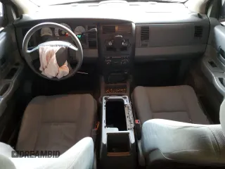 2005 Dodge Durango SXT z VIN 1D4HD38K25F585086, wystawiony jako Copart lot #89017805 z przebiegiem 195 929 mil mil oraz Szkoda całkowita • Salvage title. Historia ofert i sprzedaży dostępna na DreamBid. Obrazek 8.