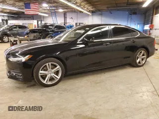 2019 Volvo S90 Momentum with VIN LVY102MK4KP096892, listed as a Copart auction lot 87326264 with 128,865 mi miles and Clean Title. Bid and sale history available at carsss.com. Image 1.