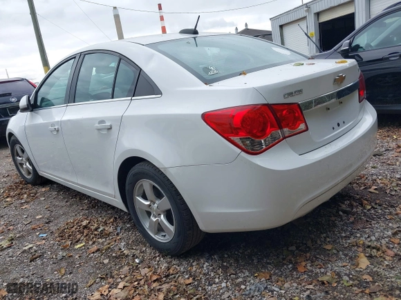 2015 Chevrolet Cruze LT with VIN 1G1PC5SB4F7139171, listed as a IAAI auction lot 42138107 with 185,400 mi miles. Bid and sale history available at carsss.com. Image 3.
