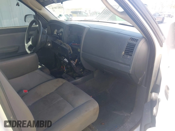 2006 Dodge Dakota ST with VIN 1D7HE28K46S706686, listed as a IAAI auction lot 41823876 with 89,685 mi miles and . Bid and sale history available at carsss.com. Image 5.