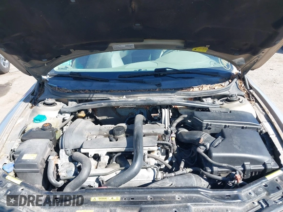 2004 Volvo V70 XC Cross Country with VIN YV1SZ59H241149069, listed as a IAAI auction lot 42096186 with 187,986 mi miles and . Bid and sale history available at DreamBid. Image 10.