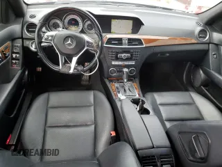 2012 Mercedes-Benz C 350 Sport z VIN WDDGF5HB1CF813547, wystawiony jako Copart lot #59611465 z przebiegiem 235 675 mil mil oraz Czysty tytuł • Clean title. Historia ofert i sprzedaży dostępna na DreamBid. Obrazek 8.