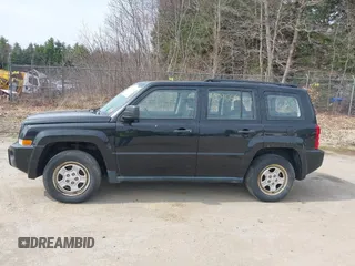 2008 Jeep Patriot Sport with VIN 1J8FF28W78D728568, listed as a IAAI auction lot 42091256 with 166,876 mi miles. Bid and sale history available at carsss.com. Image 12.