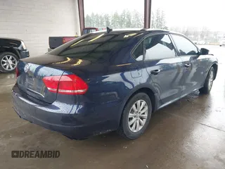 2014 Volkswagen Passat S с VIN 1VWAP7A32EC017712, выставлен на аукционе IAAI как лот 41846586 с пробегом 70 387 миль миль и . История ставок и продаж доступна на DreamBid. Изображение 4.