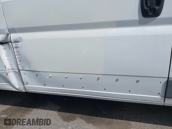 2018 Ram ProMaster Cargo with VIN 3C6URVJG9JE153637, listed as a IAAI auction lot 41877822 with 73,489 mi miles. Bid and sale history available at carsss.com. Image 18.