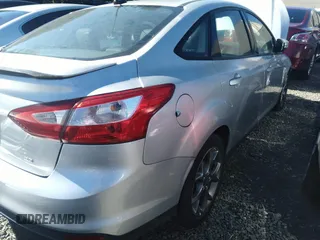 2013 Ford Focus SE with VIN 1FADP3F26DL235990, listed as a IAAI auction lot 41759160 with 120,715 mi miles. Bid and sale history available at carsss.com. Image 4.