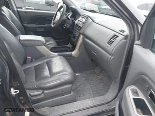 2006 Honda Pilot EX-L with VIN 2HKYF18526H563831, listed as a IAAI auction lot 41255427 with 237,074 mi miles. Bid and sale history available at carsss.com. Image 5.