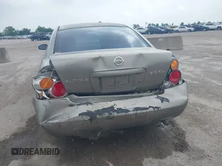 2004 Nissan Altima S with VIN 1N4AL11D84C180499, listed as a IAAI auction lot 42331141 with 180,365 mi miles and . Bid and sale history available at DreamBid. Image 6.
