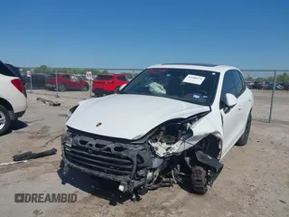 2016 Porsche Cayenne with VIN WP1AA2A29GLA04374, listed as a IAAI auction lot 41988374 with 144,716 mi miles. Bid and sale history available at carsss.com. Image 6.