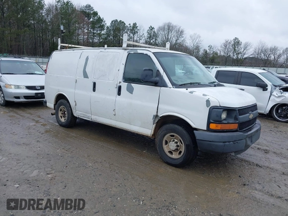 2007 Chevrolet Express Cargo Van with VIN 1GCGG25V271190835, listed as a IAAI auction lot 41763212 with 478,196 mi miles. Bid and sale history available at carsss.com. Image 1.